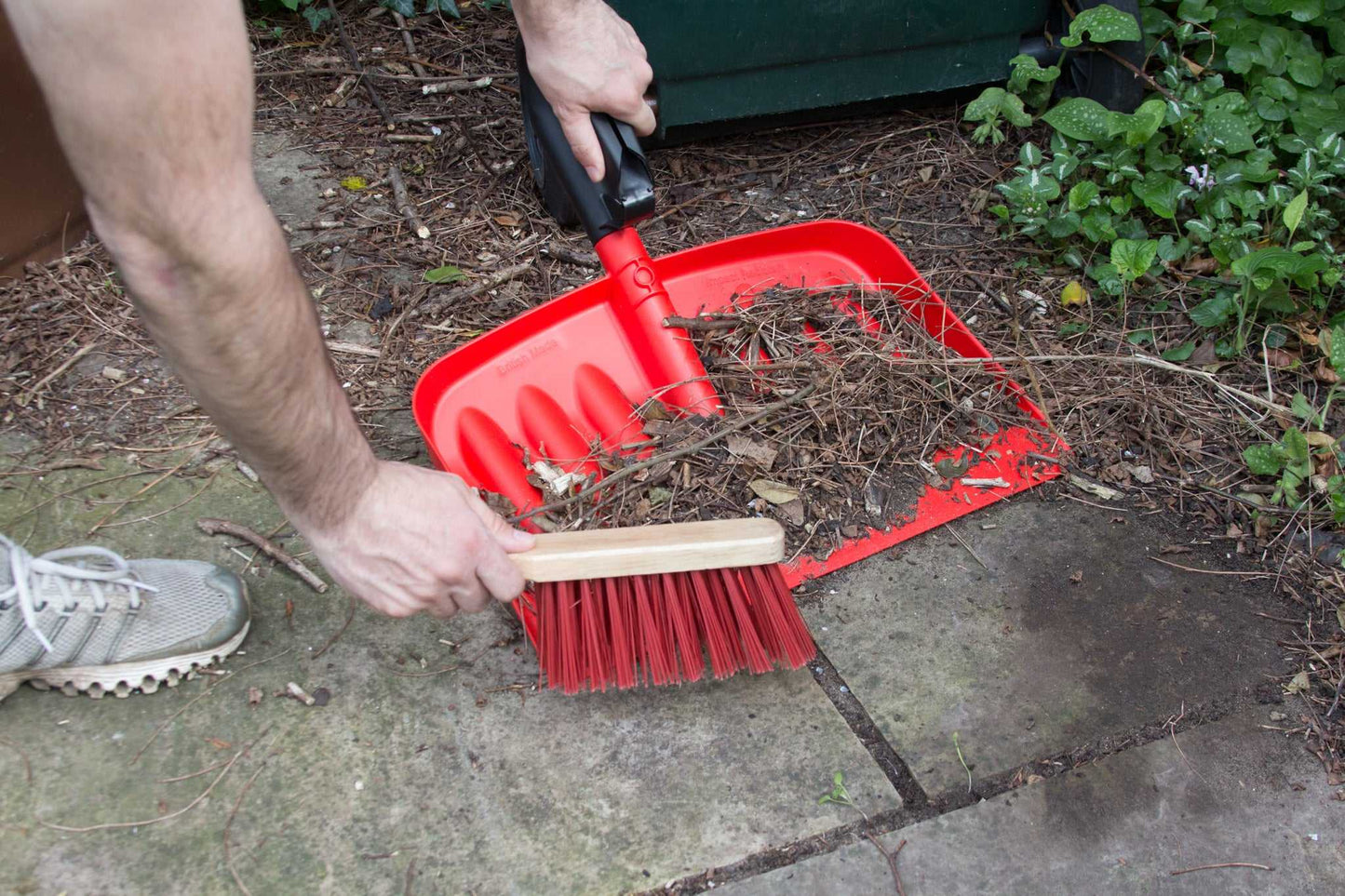 Eco Shovel Pro XL Dustpan and Hard Brush-3
