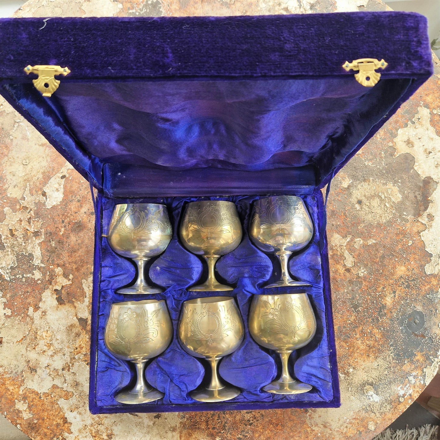 Bestsellers Collection in Large Silver Goblets-2